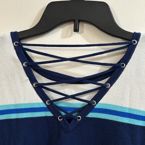 Women’s Blouse - Picture 3 of 3